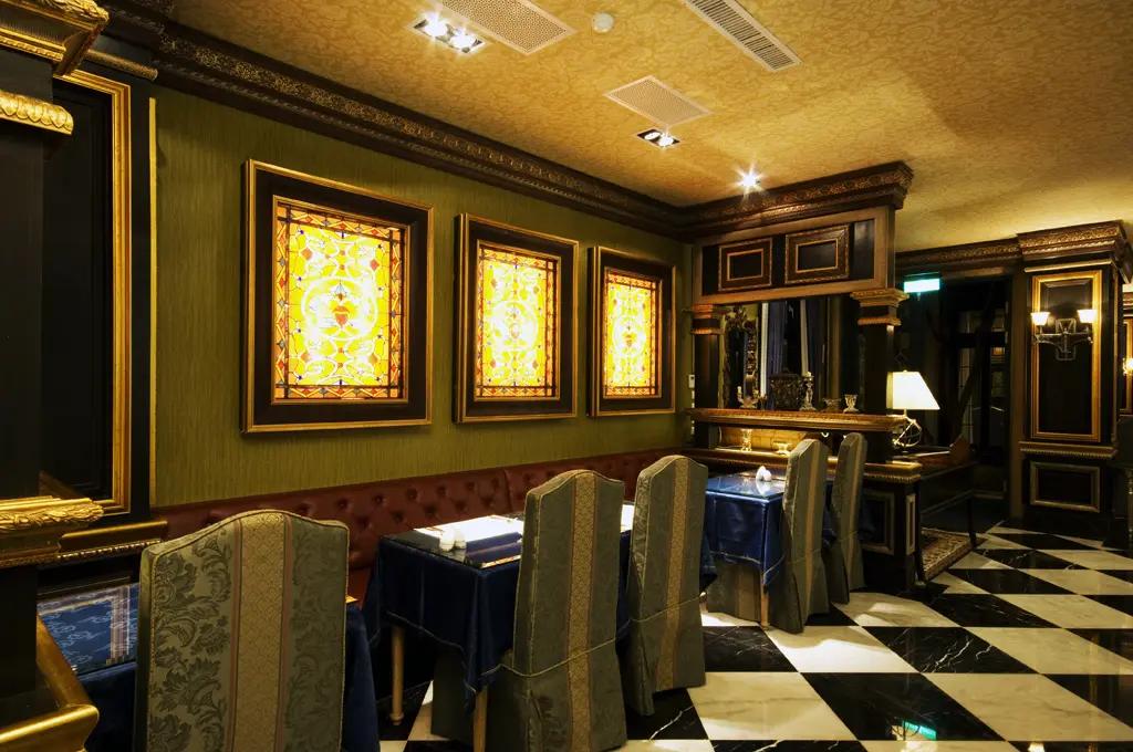 Restaurant Dinner Atmosphere