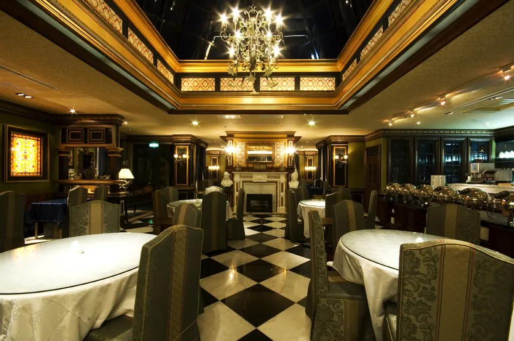 Restaurant Dinner Atmosphere